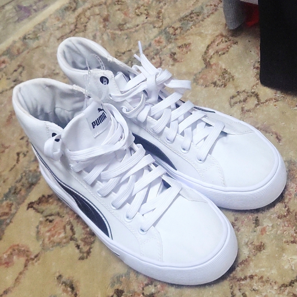 PUMA Kaia 2.0 Mid womens Sneaker Women's 7.5 NWOT